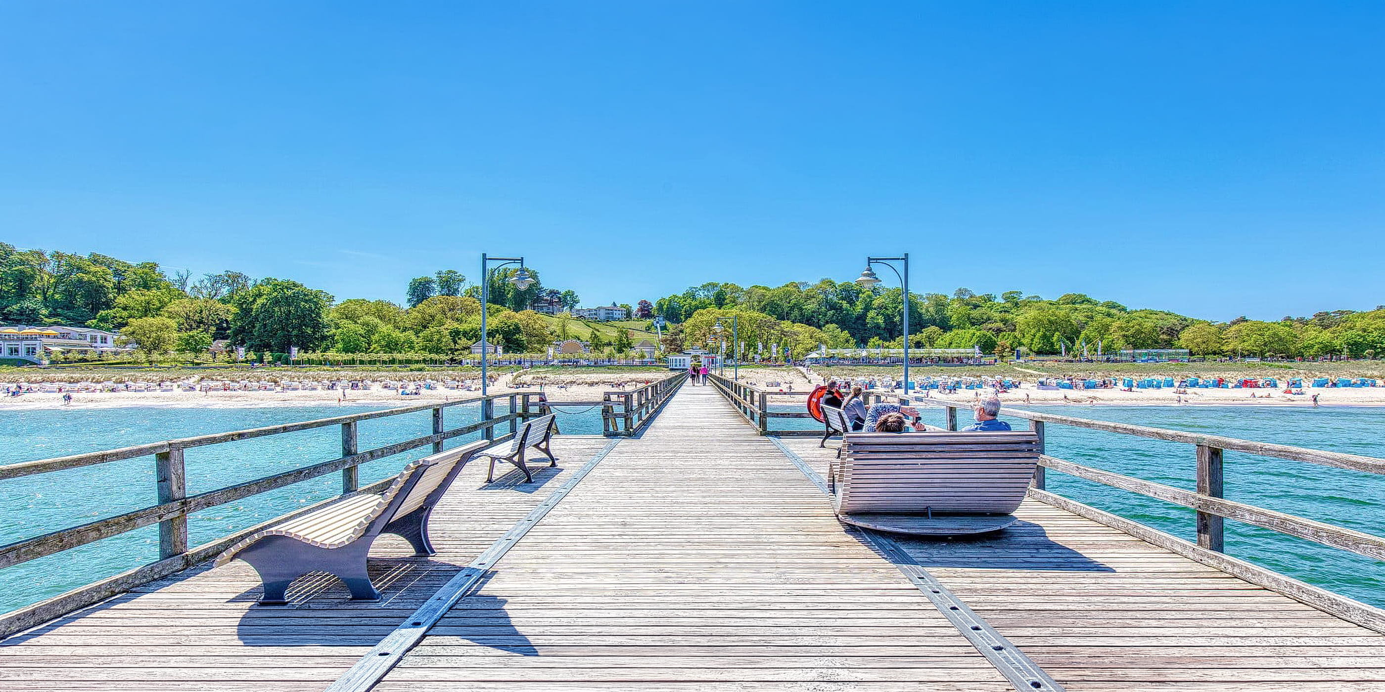 Seebrücke in Göhren mit Blick auf den Strand